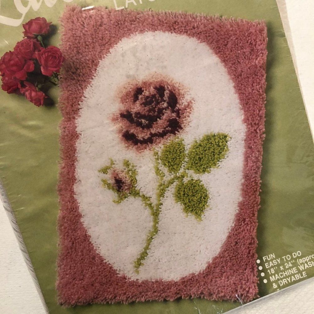 Latchmaker Hook Kit Rose Mat 18 x 24 - Picture 2 of 5